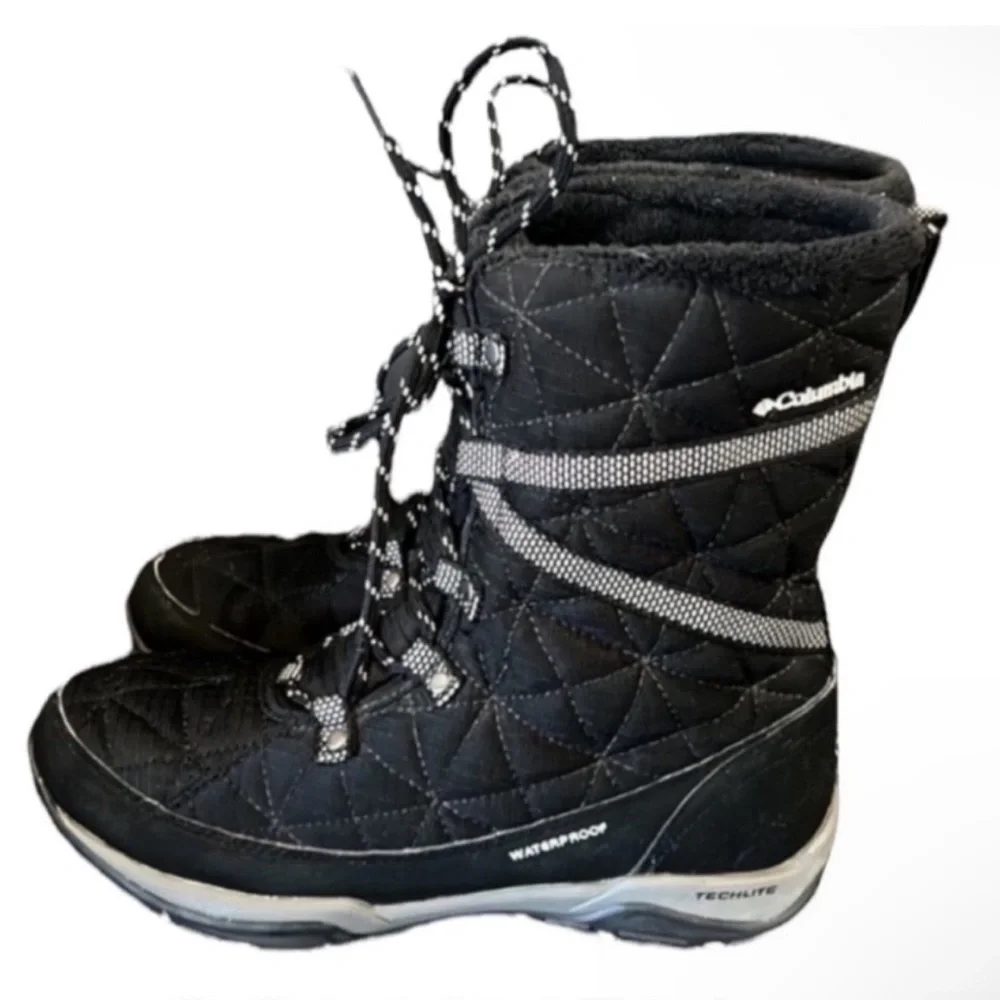 Authentic Columbia designer waterproof woman's boots Sz 8 Euro 39